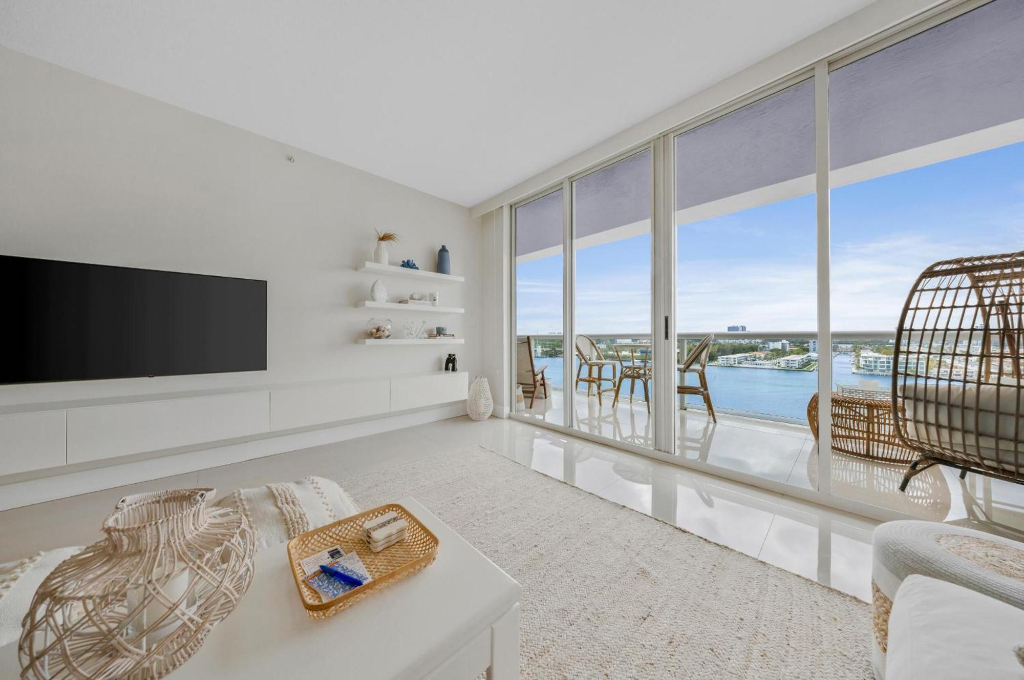 Relaxation At Its Finest - Oceanview Condo #1206 In Golden Bay With Free Parking Sunny Isles Beach Exterior photo