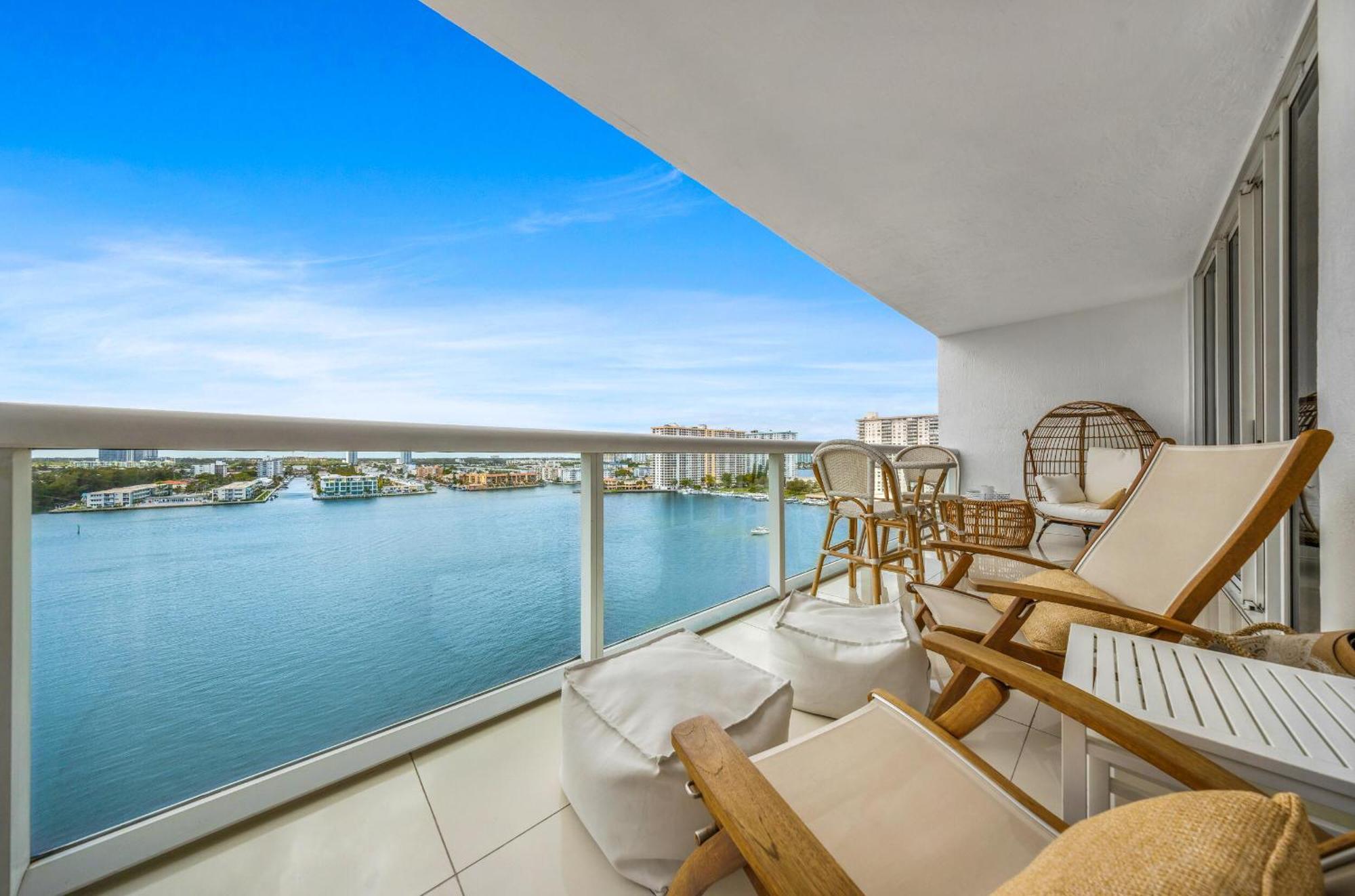 Relaxation At Its Finest - Oceanview Condo #1206 In Golden Bay With Free Parking Sunny Isles Beach Exterior photo