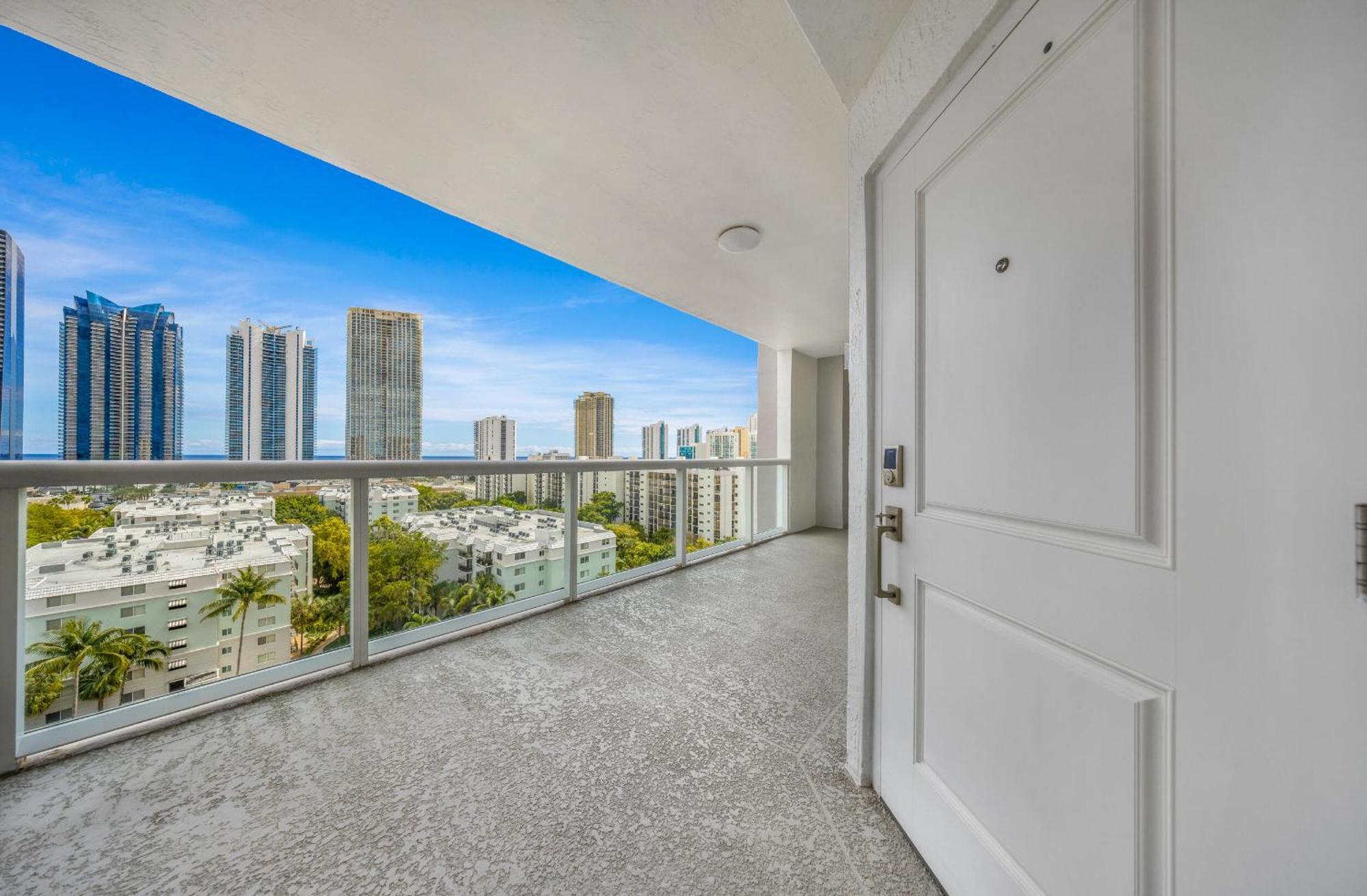 Relaxation At Its Finest - Oceanview Condo #1206 In Golden Bay With Free Parking Sunny Isles Beach Exterior photo