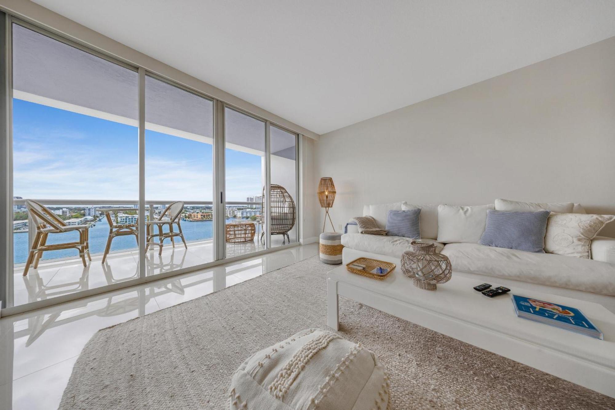 Relaxation At Its Finest - Oceanview Condo #1206 In Golden Bay With Free Parking Sunny Isles Beach Exterior photo